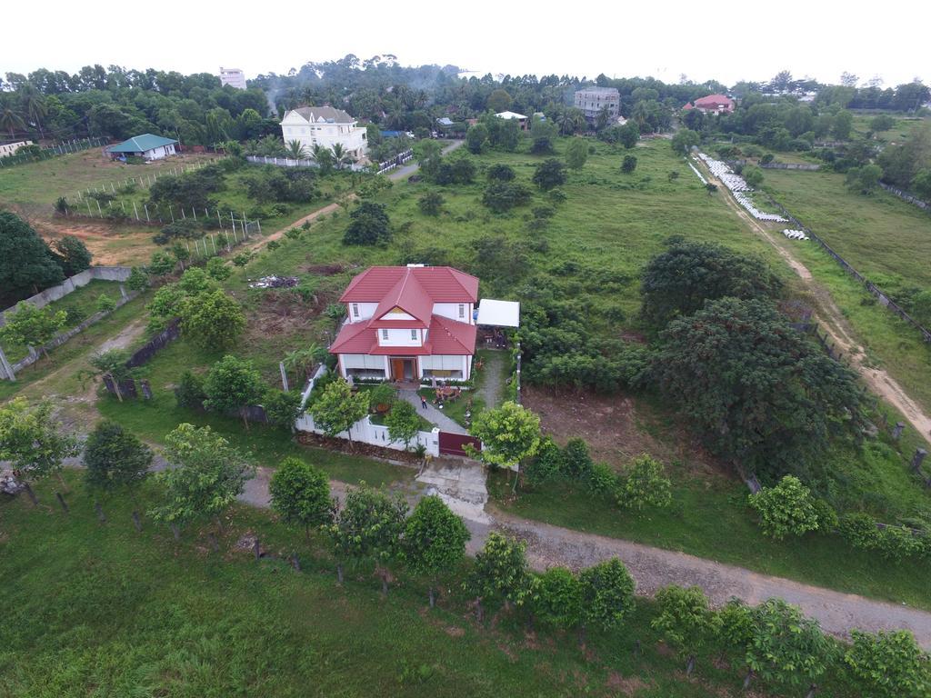 Swiss Villa Sihanoukville Phòng bức ảnh